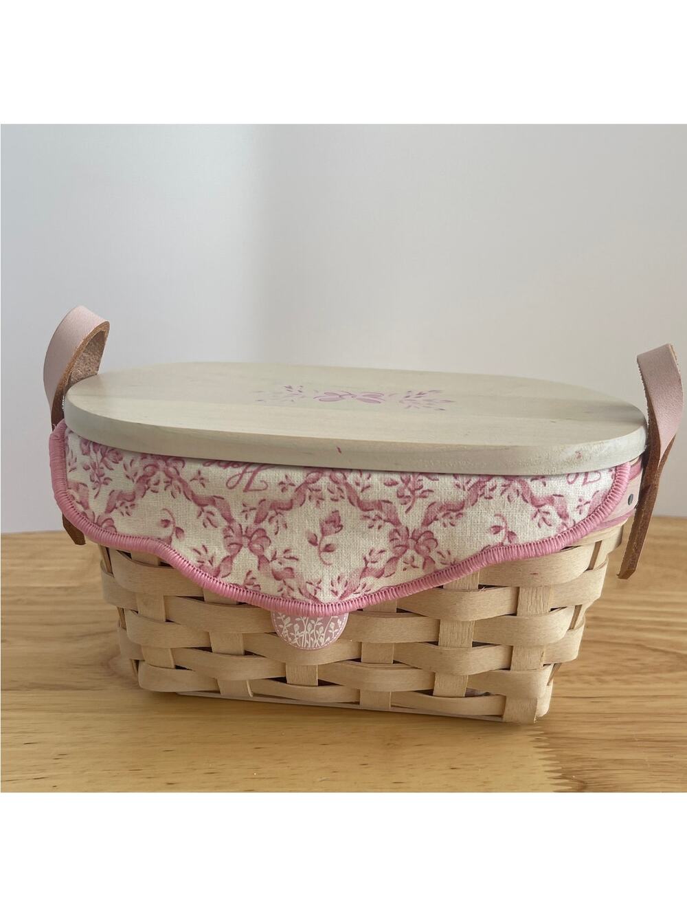 Longaberger 2005 American Cancer Society Basket w/ Lid & Pink Floral Liner‎